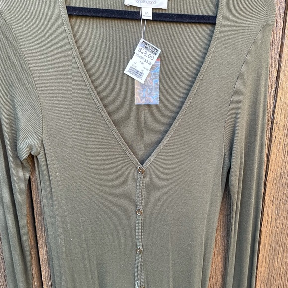 NWT One The Land Witchy Vibes Olive Green Long-Sleeve Button Down Medium! - Picture 5 of 9